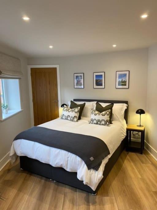 New Modern Studio Apartment Near To City Centre Salisbury Esterno foto