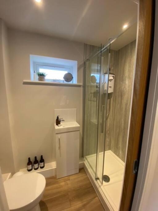 New Modern Studio Apartment Near To City Centre Salisbury Esterno foto