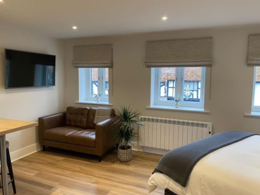 New Modern Studio Apartment Near To City Centre Salisbury Esterno foto